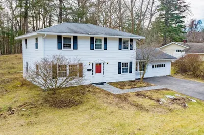 5 Amy Rd
