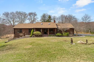 15 Quissett Rd