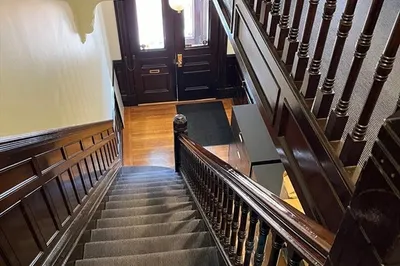 251 Newbury St #2R 1
