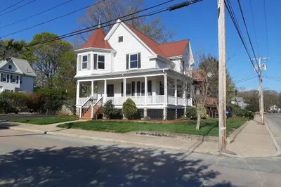 14 Tappan Ave #2F