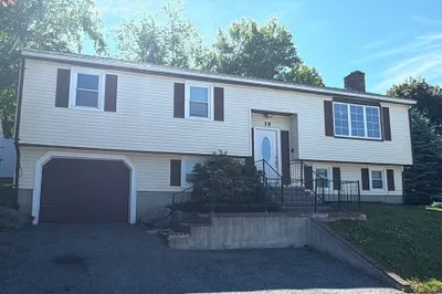 39 Westport Rd 1