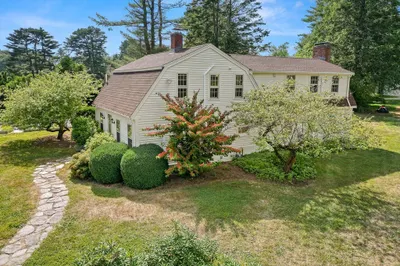 864 Bay Road 1