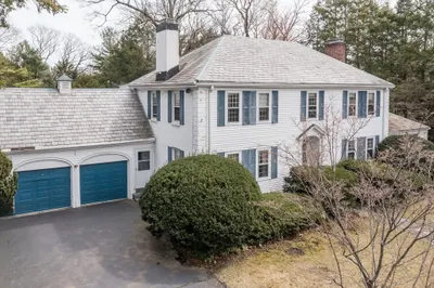 77 Arnold Rd