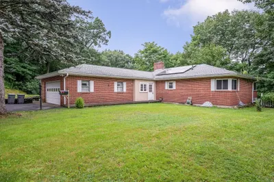 81 Pratt Rd 1