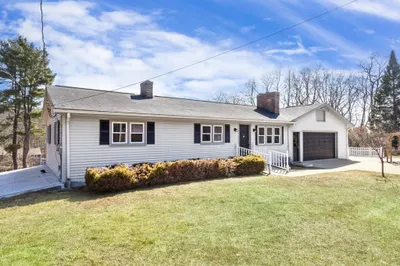 66 Old Chestnut Hill Rd 1