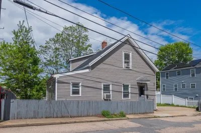 52 Luna St 1