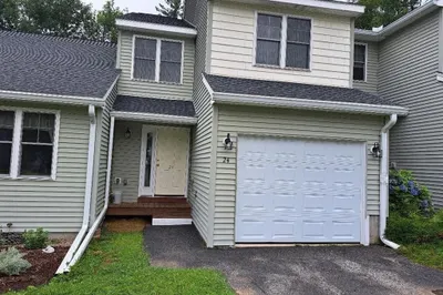 24 Water Wheel Cir #24