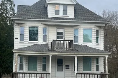 404 Newton St 1