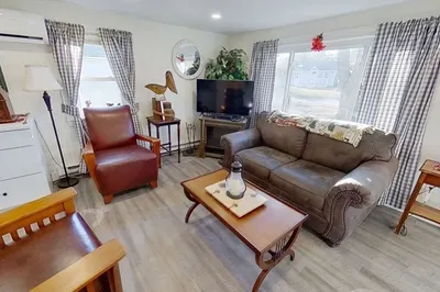 27 Cedar Dr 1