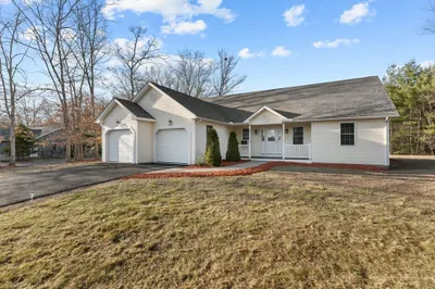 26 Wayne Ave