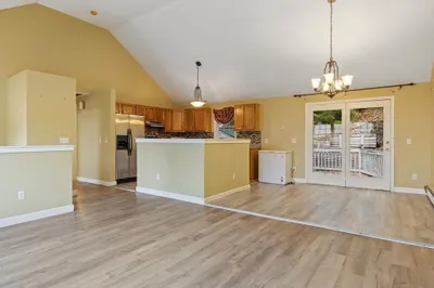 442 Lake Ave 1