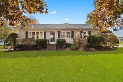 23 Evergreen St 1