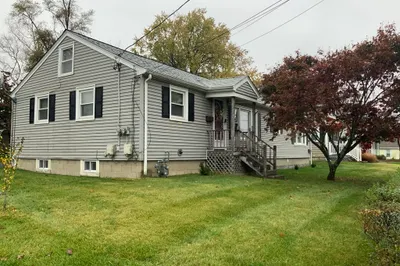 21 Anawan St 1