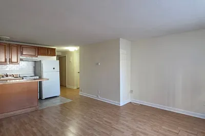 90 Gardner St #3B 1