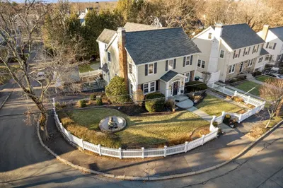26 Lindbergh Avenue 1