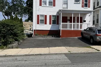 15 Mechanic St #3 1