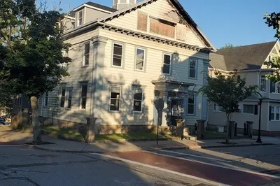 110 8th St 1