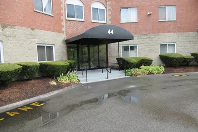 44 Loomis St #103 1
