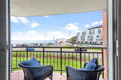 121 Nantasket Ave #203 1