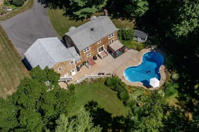 10 Brenrae Dr 1