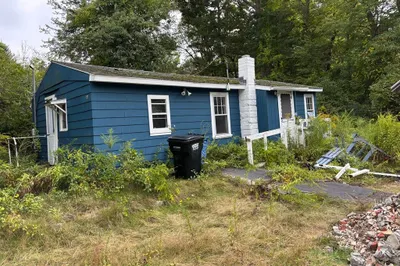127 Taunton Ave 1