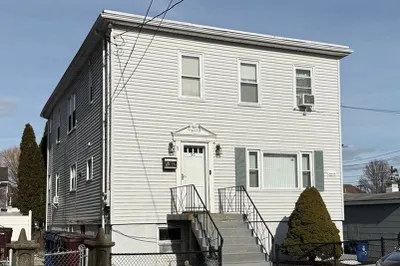 30 Floyd St