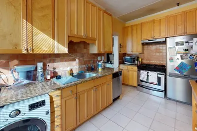 129 Chiswick Rd #11