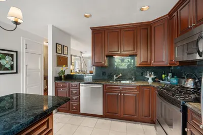 99 Anderer Ln #8 1