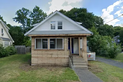 25 Nipmuc Rd