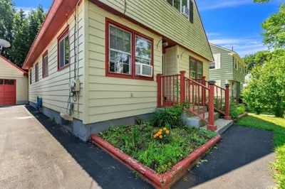 8 Marian Ave