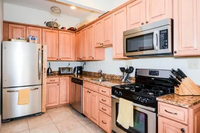 137 Paul Gore St #2 1