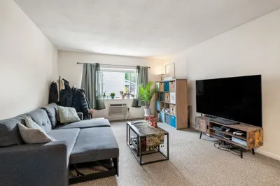 2 Larose Pl #10