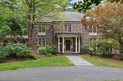 35 Bridle Path 1