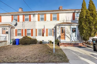 33 Wyllis Ave