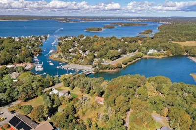 827 Shore Rd