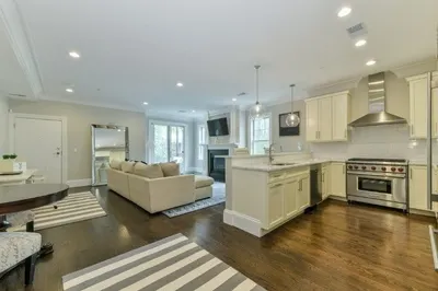 844 East St #4