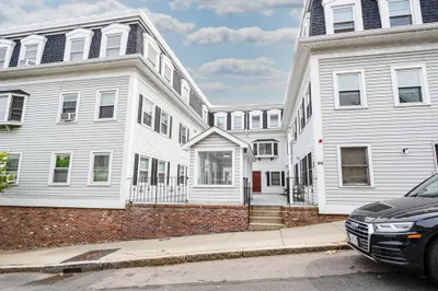 99 Pearl St #2