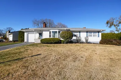 104 Mohawk Rd