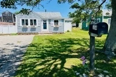 304 Plymouth Ave 1