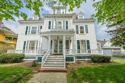 54 Nahant St 1