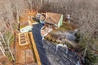 8 Longview Ave