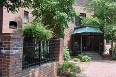123 Elm St #C12 1