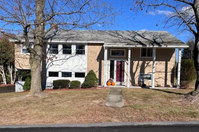 16 Dike Drive
