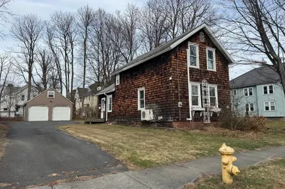 49 Devens St