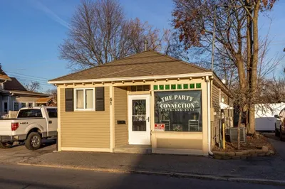 51 Railroad St 1