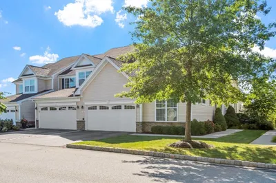 13 Wilshire Way #13 1