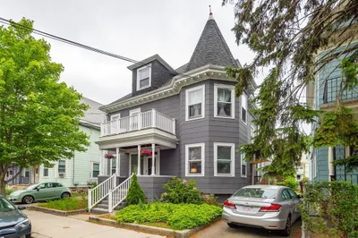 7 Burnside Ave #2