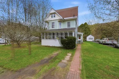 84 Middlefield Rd 1