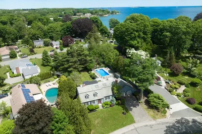 4 Bayview Ave 1