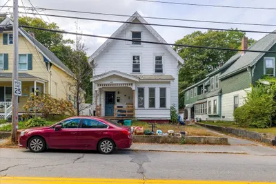 303 Rollstone St 1